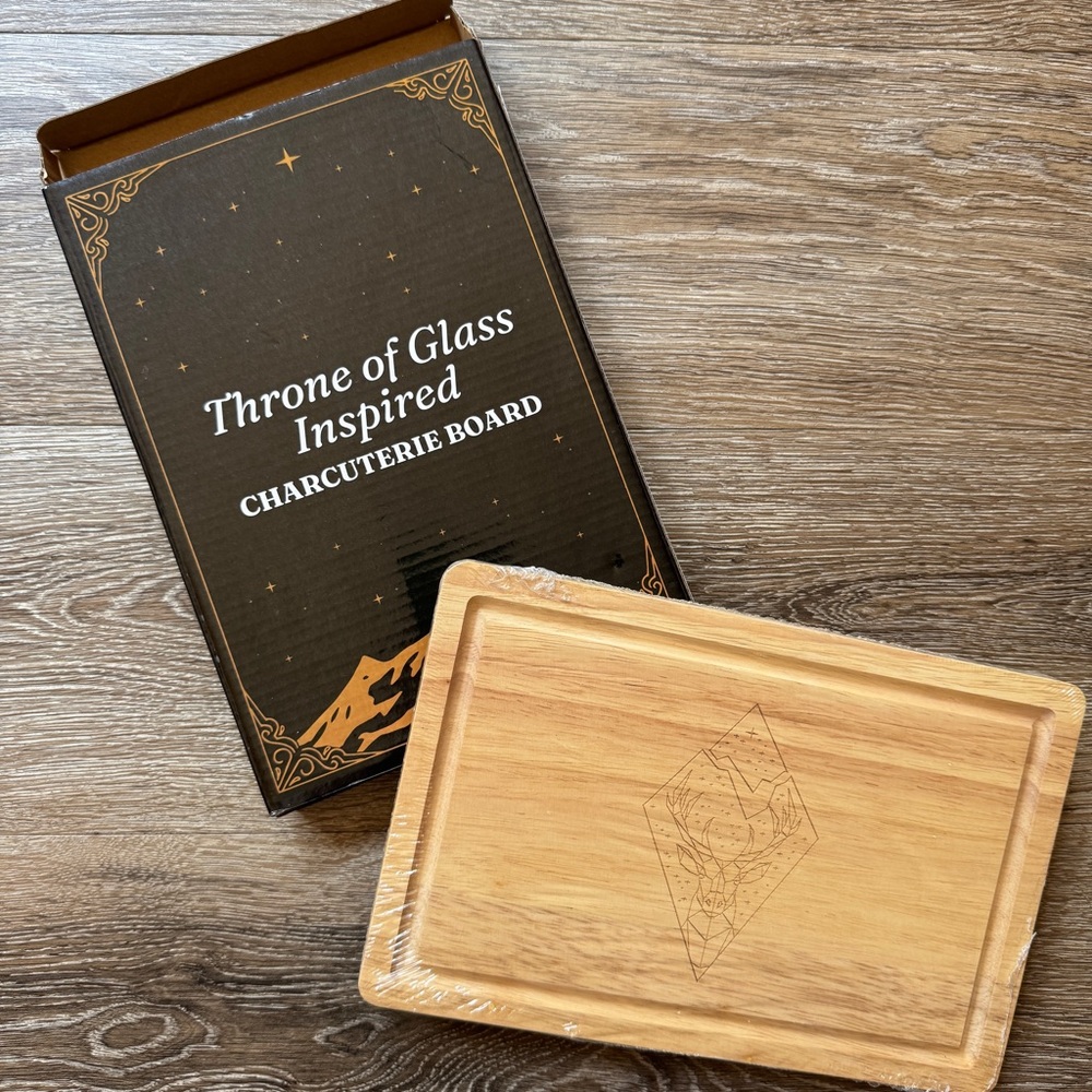 Owlcrate Exclusive Throne of Glass Inspired Charcuterie Board